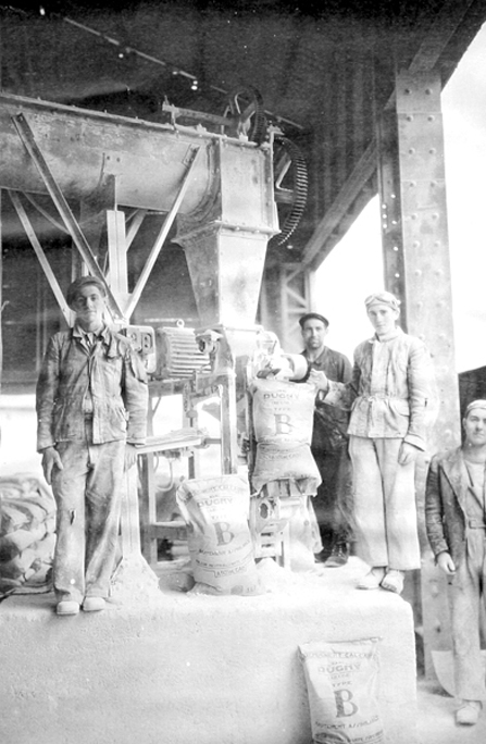 Usine de Dugny France - 20è s. – Groupe Lhoist.