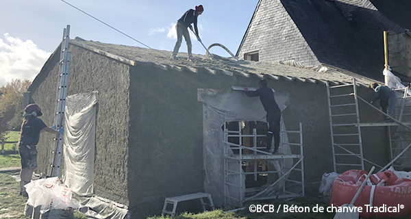 Vue des murs est et nord en béton de chanvre - Le Boulai